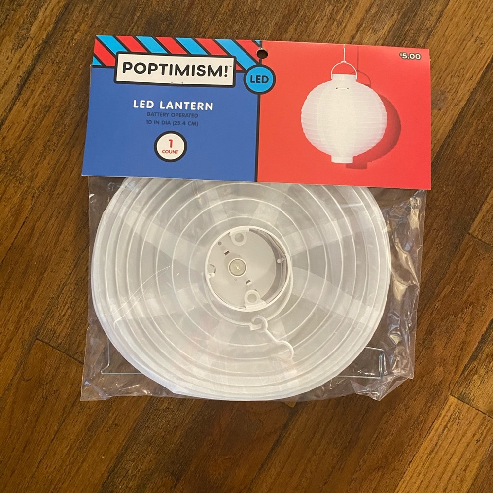 NWT Lot of 6 LED Battery Operated White Lanterns